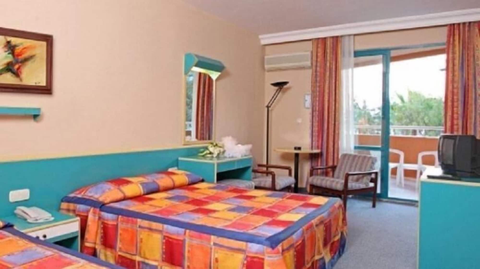 Merlin Beach Park Hotel Tosmur 외부 사진