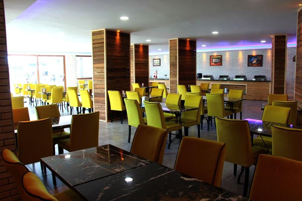 Merlin Beach Park Hotel Tosmur 외부 사진